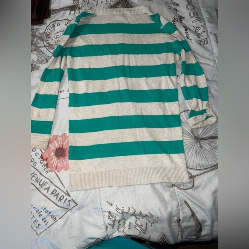 Forever 21 cardigan sweater‎ - Picture 2 of 3